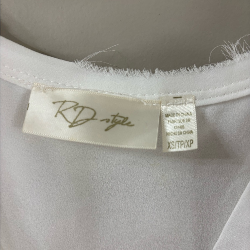 RD Style White Sleeveless Blouse - Picture 2 of 4